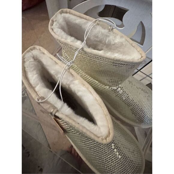 Juicy Couture platino o’clock tan gold sequin bling ugg boots 8.5 nwt - Picture 4 of 7